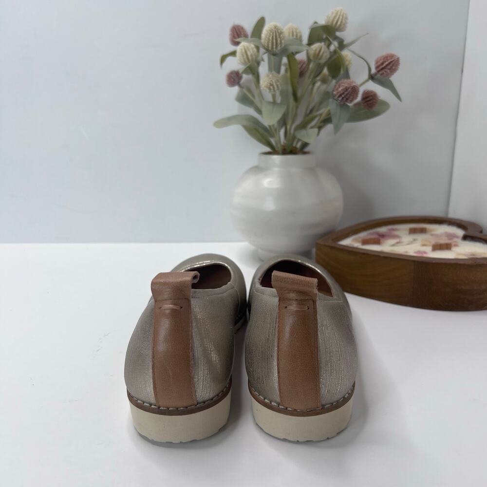 Brioso Emmaline Leather Ballet Flat Metallic Champagne Gold Women's 7M Tried On - Picture 4 of 9